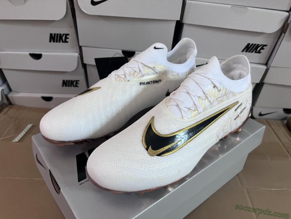 Nike Phantom GX Elite United Golden Pack FG Low-Tops Football Boots - White/Metallic Gold/Black