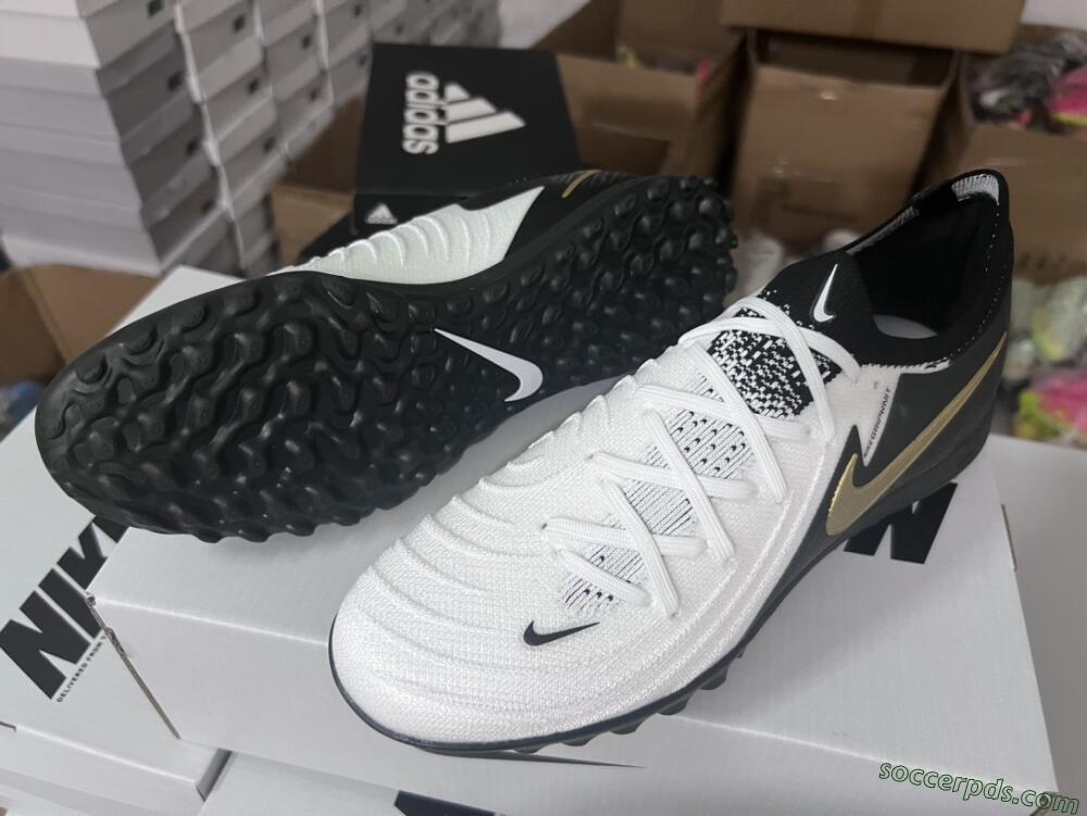 Nike Phantom Luna Elite NU FG Low-Tops Football Boots - White/Black/Gold