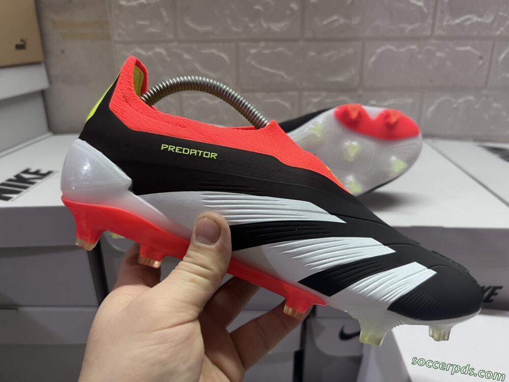 Adidas Predator Elite Laceless FG Low-Tops Football Boots - Black/White/Red