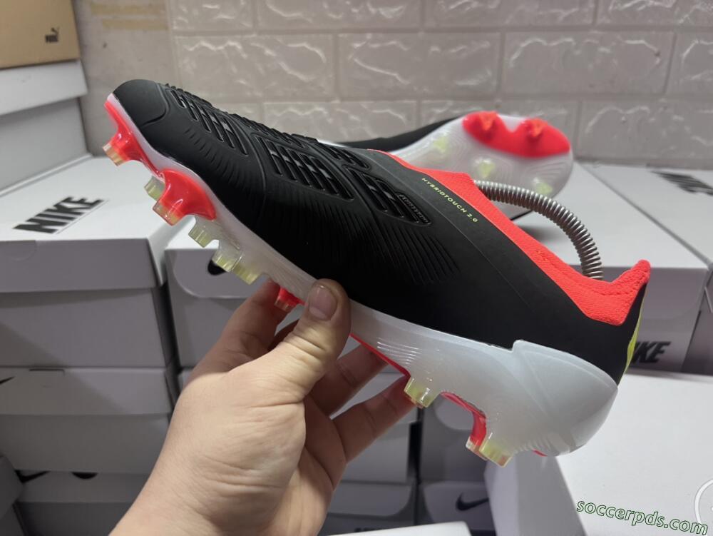 Adidas Predator Elite Laceless FG Low-Tops Football Boots - Black/White/Red