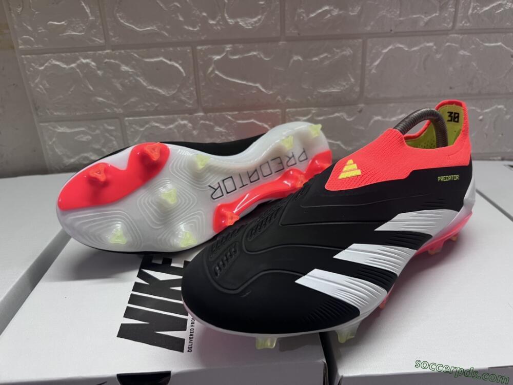 Adidas Predator Elite Laceless FG Low-Tops Football Boots - Black/White/Red