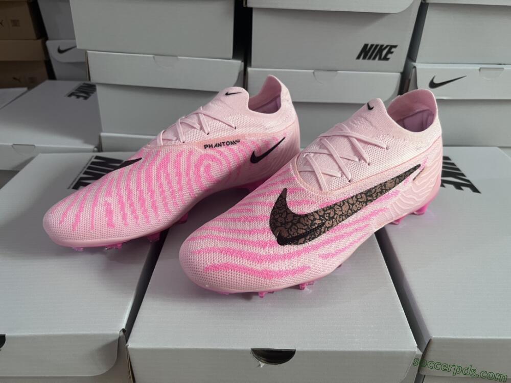 Nike Phantom GX Elite FG Low-Tops Football Boots - Pink/Black/Gold
