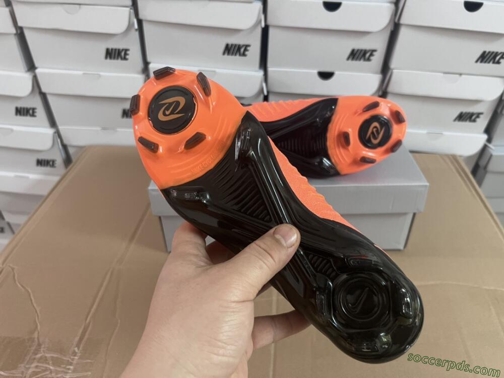 Nike Phantom Luna Elite NU FG High-Tops Football Boots - Orange/Black