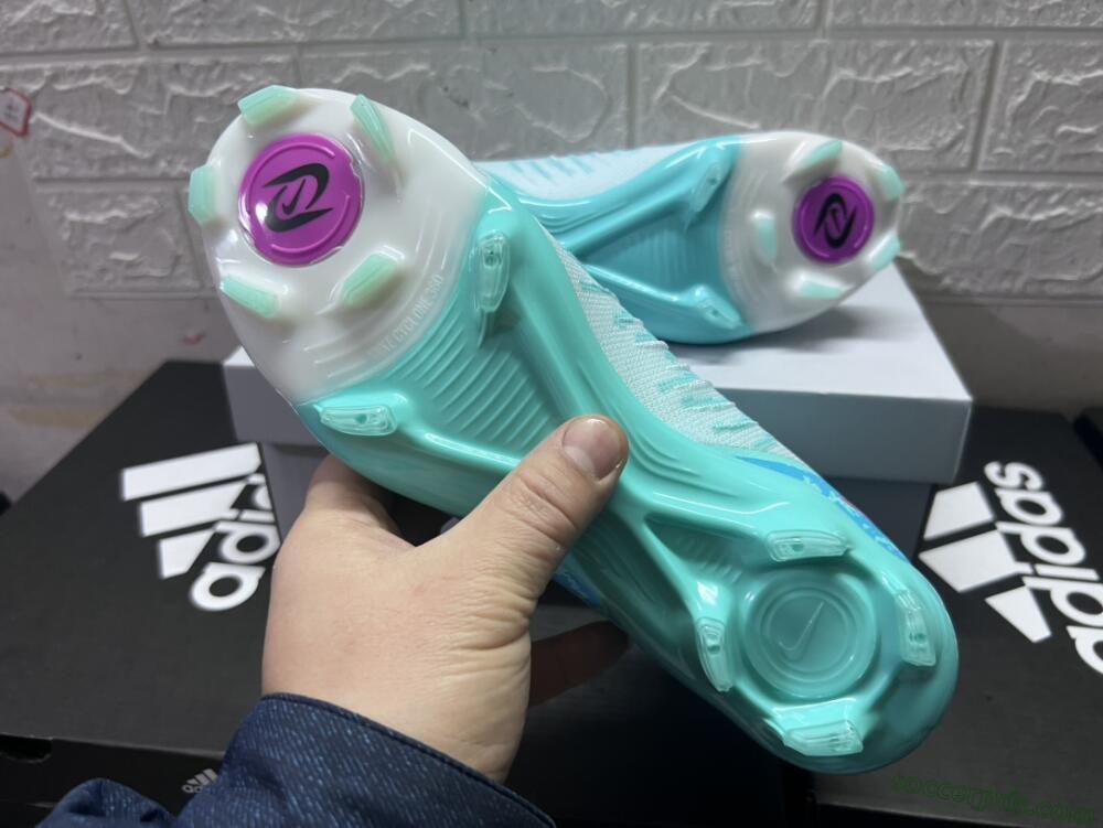 Nike Phantom Luna 2 Elite LV8 FG High-Tops Football Boots - Jade/Black/Purple