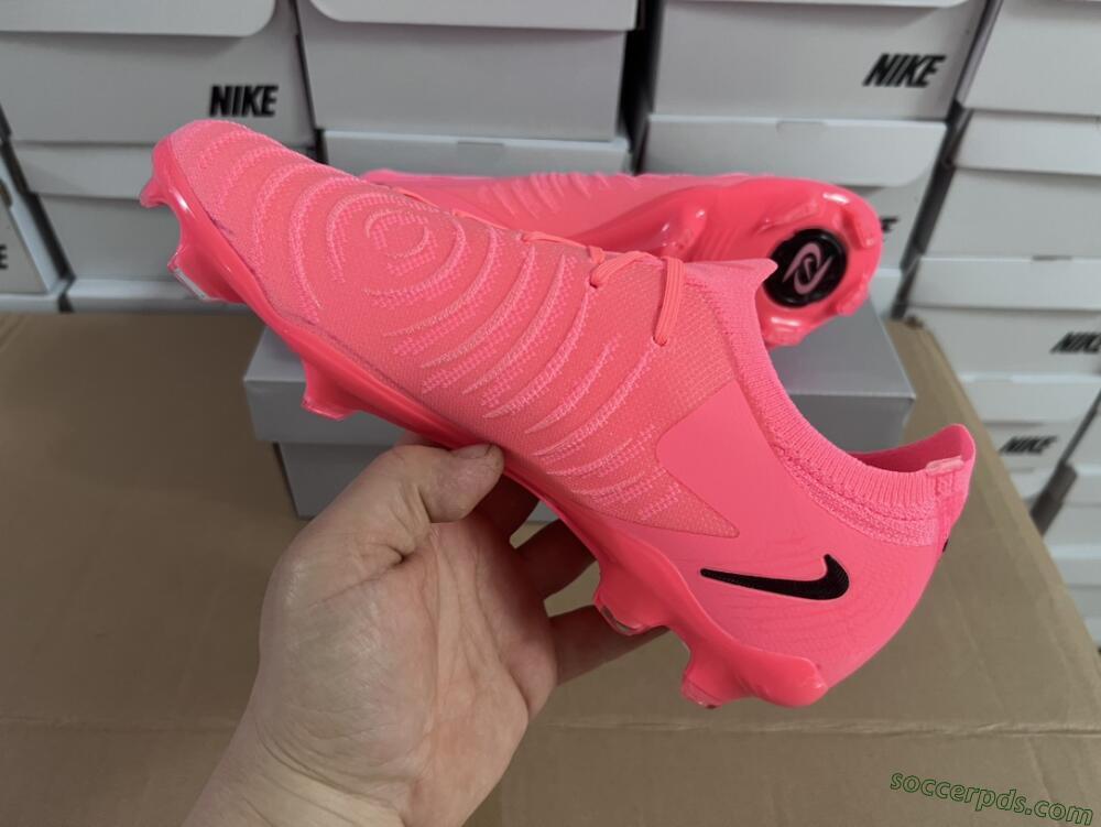 Nike Phantom Luna 2 Elite LV8 FG Low-Tops Football Boots - Red/Black/Pink