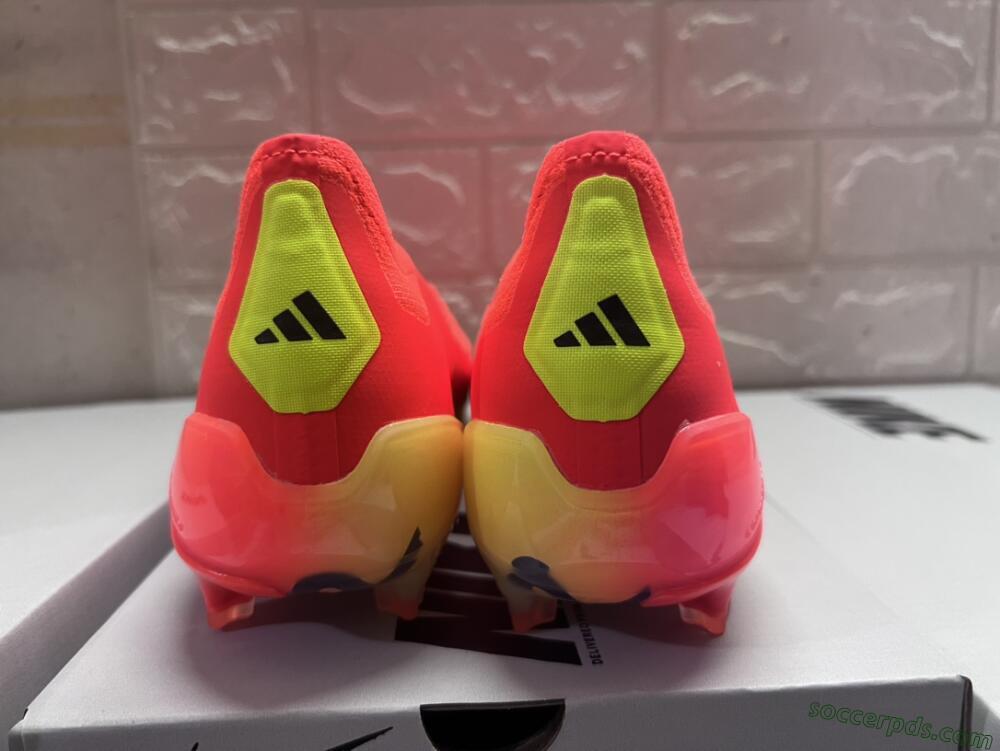 Adidas Predator Accuracy+ FG Low-Tops Football Boots - Red/Black/Blue