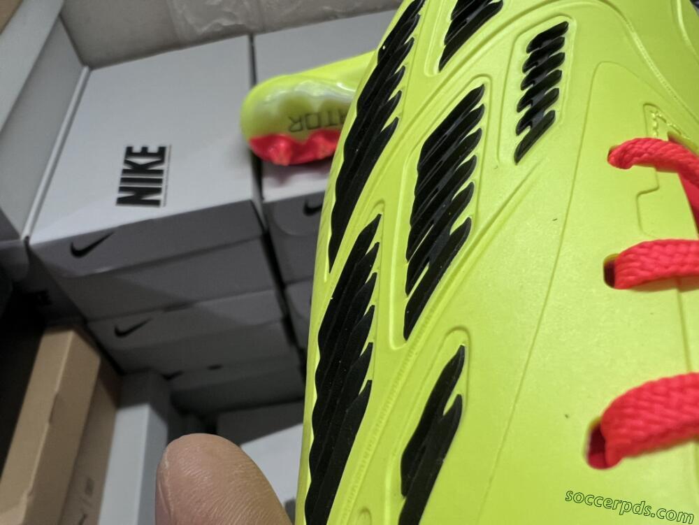 Adidas Predator Accuracy.1 FG Low-Tops Football Boots - Green/Red/Black