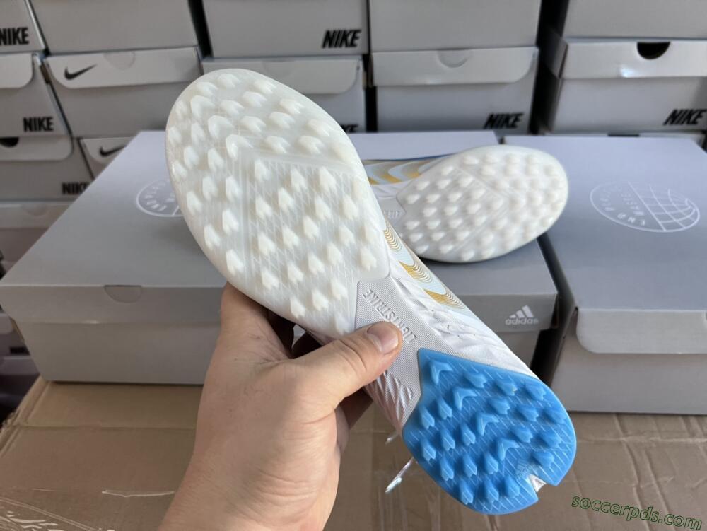 Adidas X Crazyfast.1 TF Low-Tops Football Shoes - White/Blue/Gold