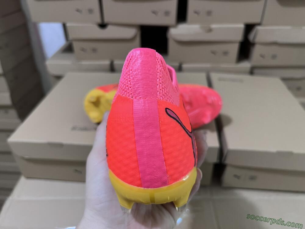 Puma Future Ultimate 2024 FG Low-Tops Football Boots - Red/Orange/Yellow
