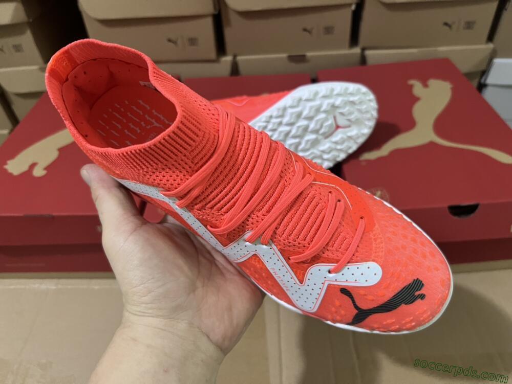 Puma Future Ultimate TF Low-Tops Football Shoes - Red/White/Black