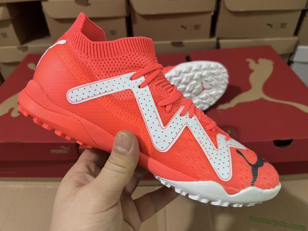 Puma Future Ultimate TF Low-Tops Football Shoes - Red/White/Black