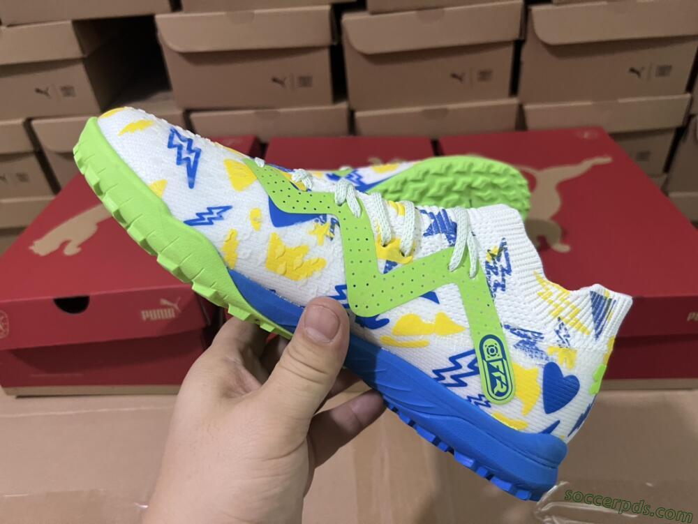 Puma Future Ultimate TF Low-Tops Football Shoes - White/Blue/Yellow/Green
