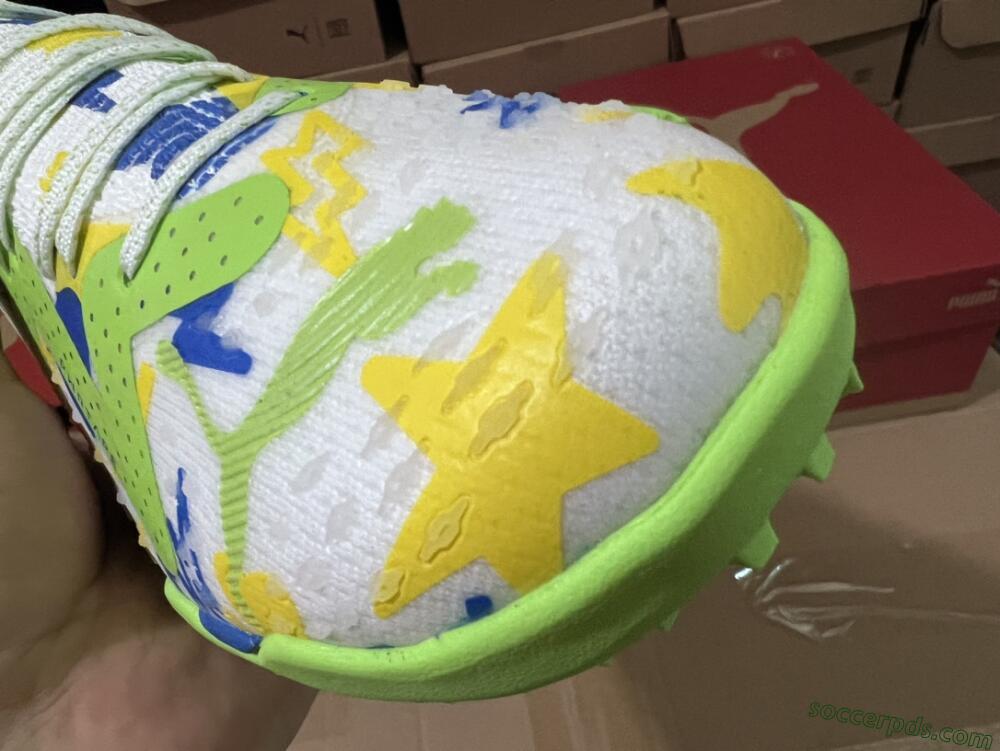Puma Future Ultimate TF Low-Tops Football Shoes - White/Blue/Yellow/Green