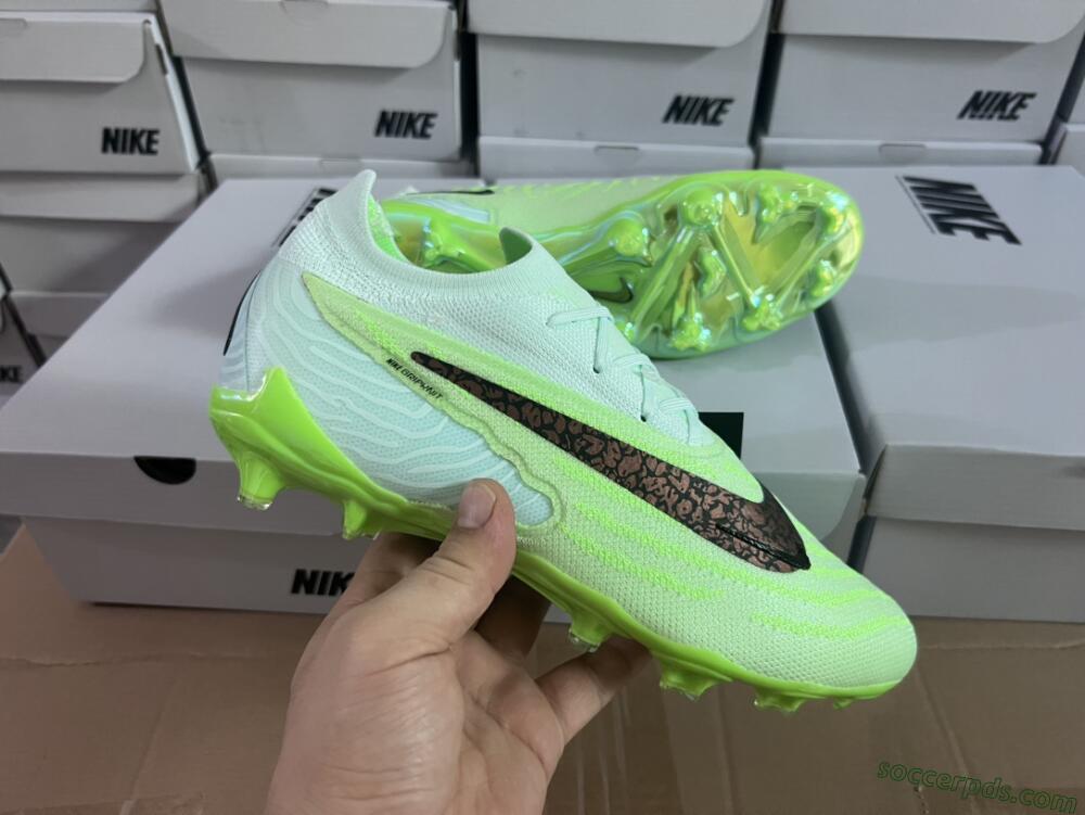 Nike Phantom GX Elite FG Low-Tops Football Boots - Green/Black/Gold