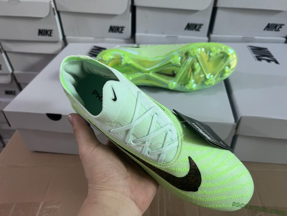 Nike Phantom GX Elite FG Low-Tops Football Boots - Green/Black/Gold
