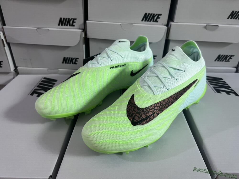 Nike Phantom GX Elite FG Low-Tops Football Boots - Green/Black/Gold