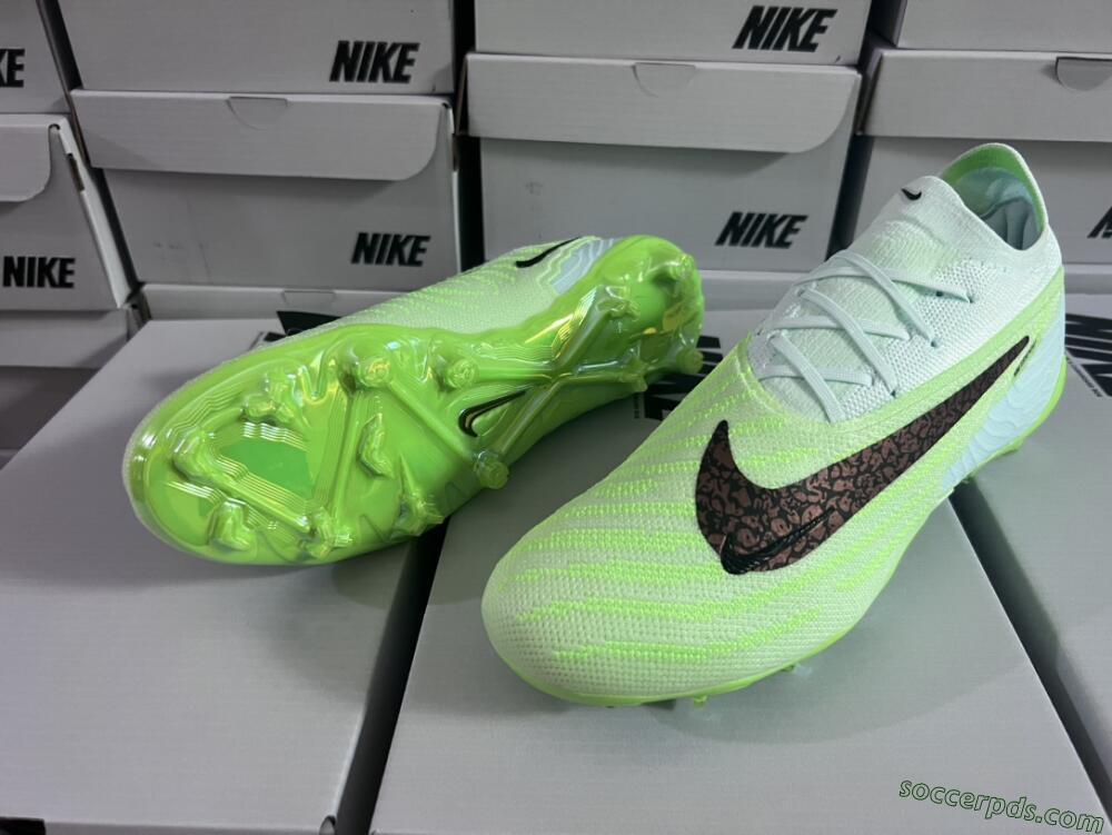 Nike Phantom GX Elite FG Low-Tops Football Boots - Green/Black/Gold