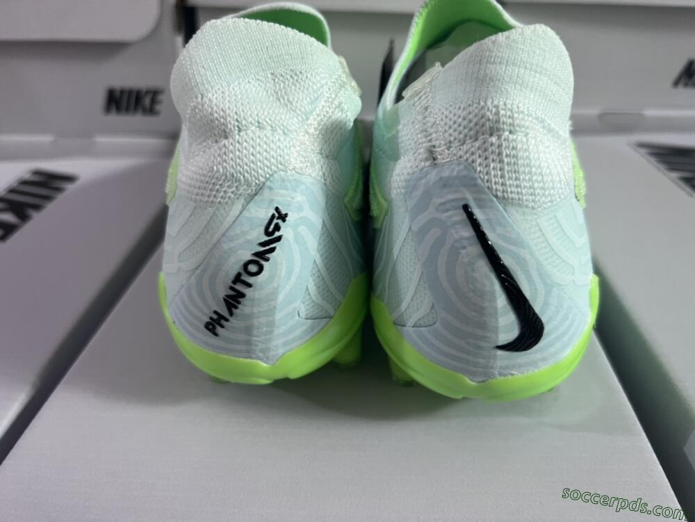 Nike Phantom GX Elite FG Low-Tops Football Boots - Green/Black/Gold