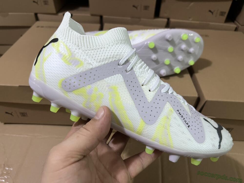 Puma Future Ultimate MG Low-Tops Football Boots - White/Blue/Green