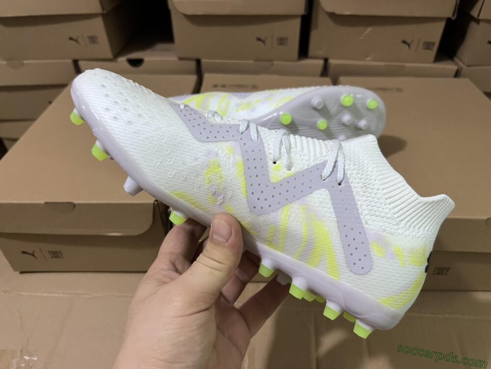 Puma Future Ultimate MG Low-Tops Football Boots - White/Blue/Green