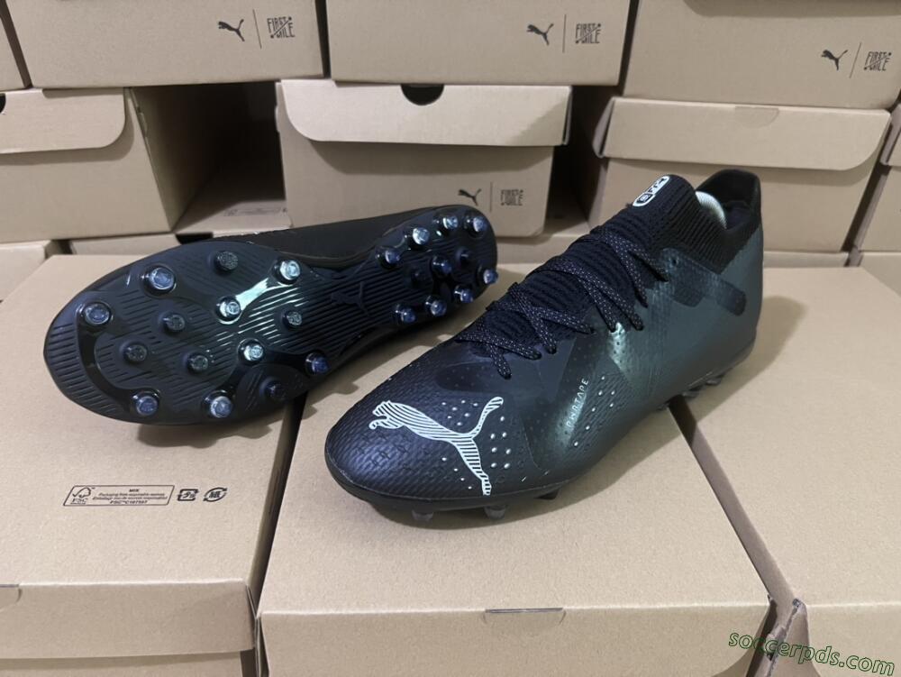 Puma Future Ultimate AG Low-Tops Football Boots - Black/White