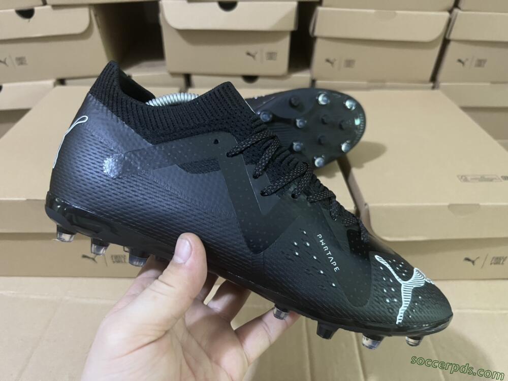Puma Future Ultimate AG Low-Tops Football Boots - Black/White