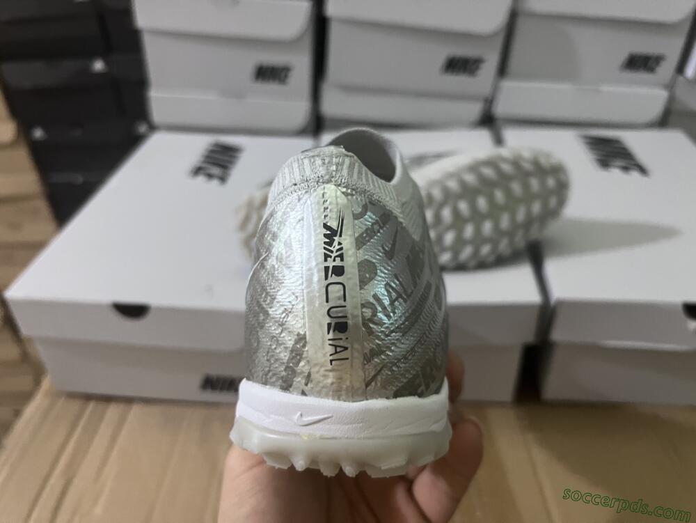 Nike Air Zoom Mercurial Vapor 15 Elite TF Low-Tops Football Shoes - Silver/Gold