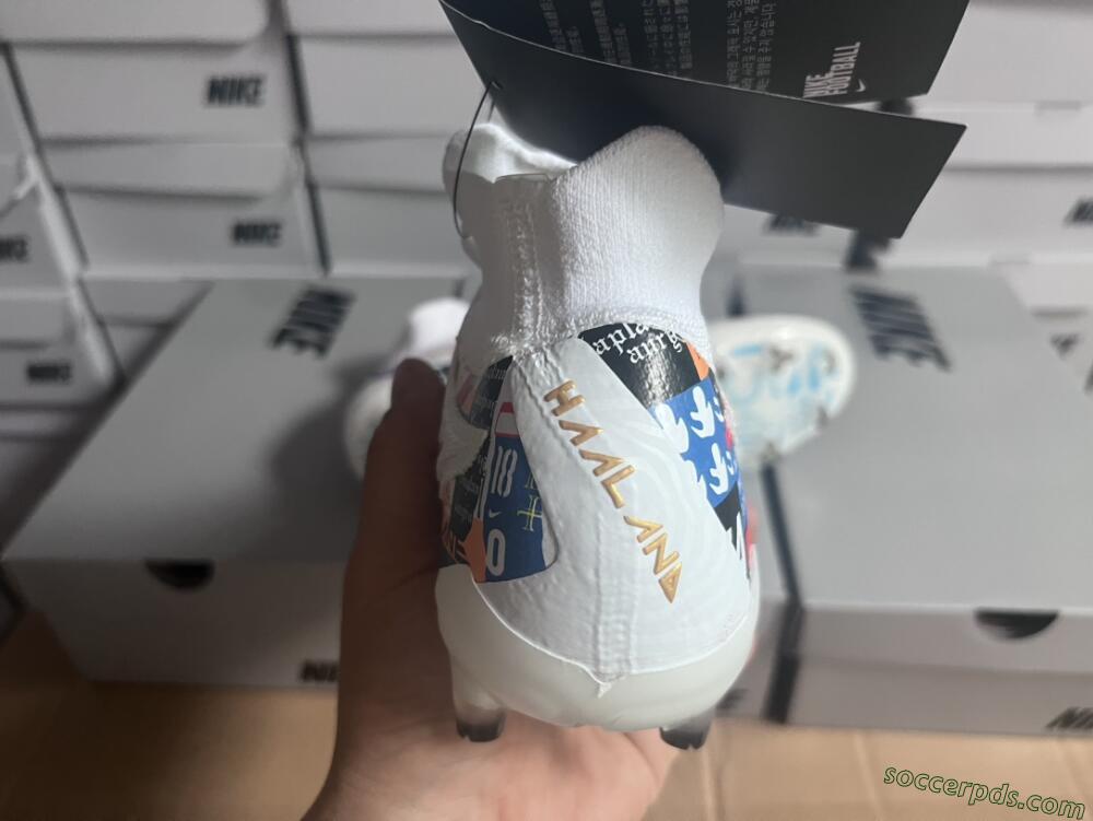 Harry Kane x Nike Phantom GX DF Elite FG Low-Tops Football Boots - White/Gold/Blue