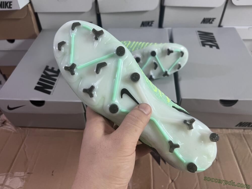 Nike Phantom GX Elite DF FG High-Tops Football Boots - Green/Black/White