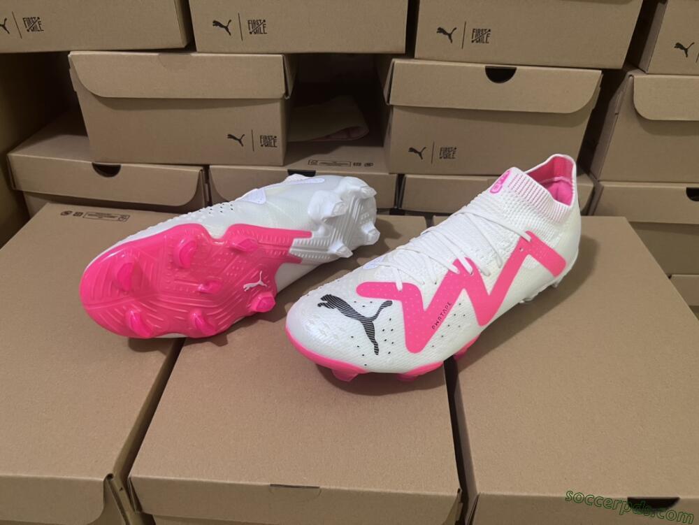Puma Future Ultimate FG Low-Tops Football Boots - White/Pink/Black