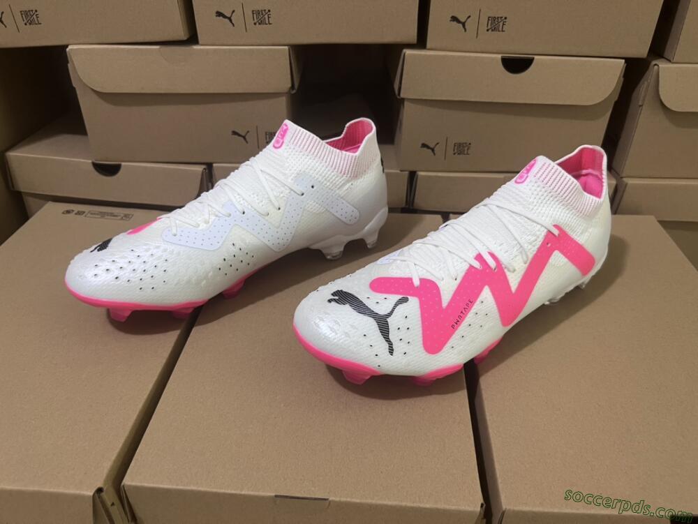 Puma Future Ultimate FG Low-Tops Football Boots - White/Pink/Black