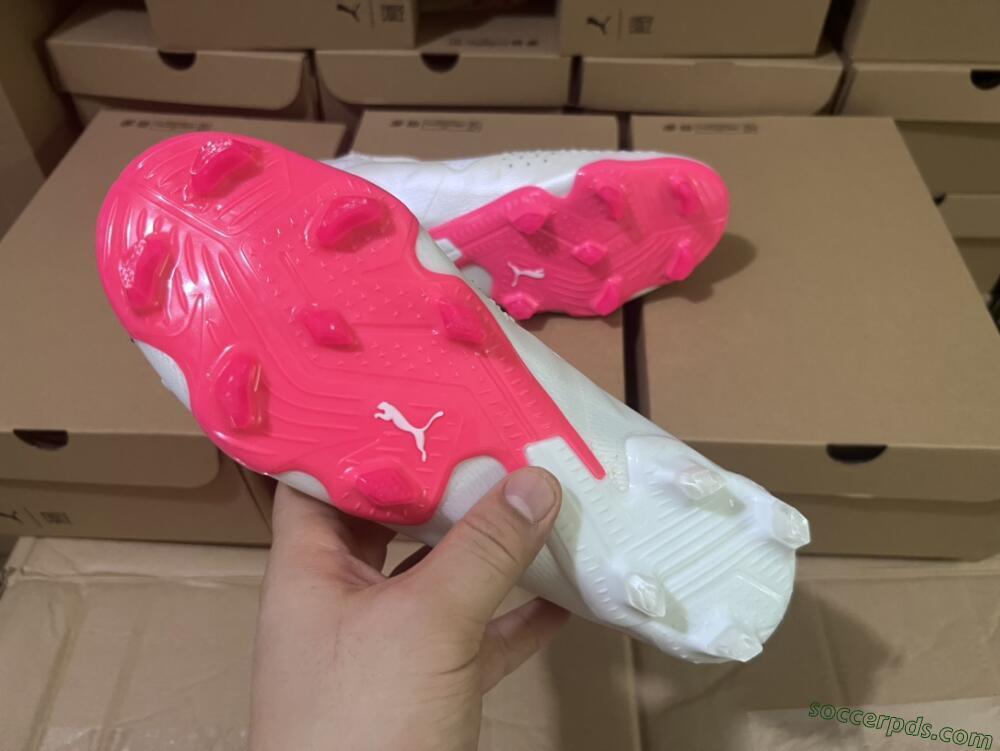 Puma Future Ultimate FG Low-Tops Football Boots - White/Pink/Black