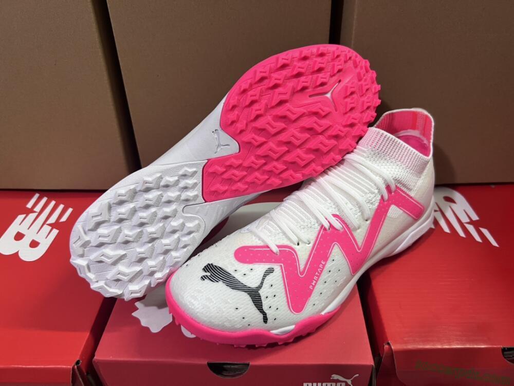 Puma Future Ultimate TF Low-Tops Football Shoes - White/Red/Black