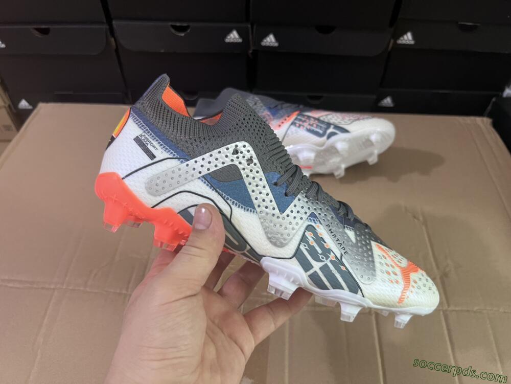 Puma Future Ultimate FG Low-Tops Football Boots - White/Silver/Black