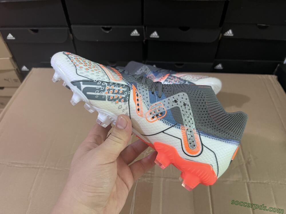 Puma Future Ultimate FG Low-Tops Football Boots - White/Silver/Black