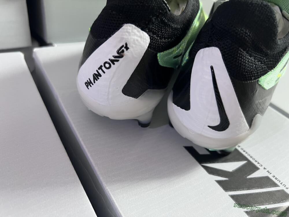 Nike Phantom GX Elite FG Low-Tops Football Boots - Green/Black
