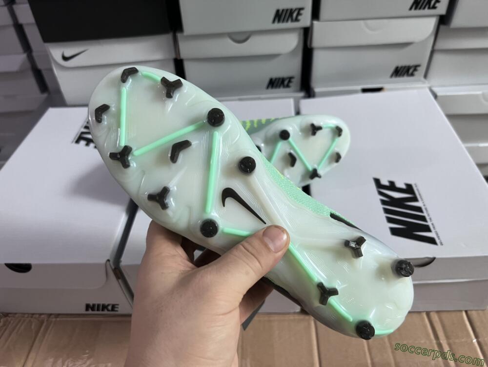 Nike Phantom GX Elite FG Low-Tops Football Boots - Green/Black