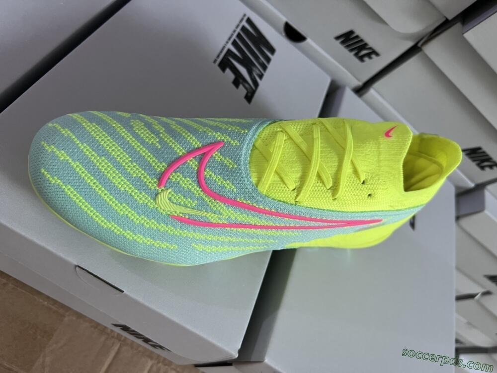 Nike Phantom GX Elite FG Low-Tops Football Boots - Blue/Green/Pink