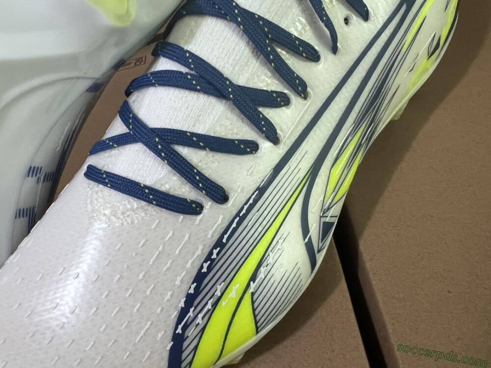 Puma Ultra Ultimate FG Low-Tops Football Boots - White/Blue/Green