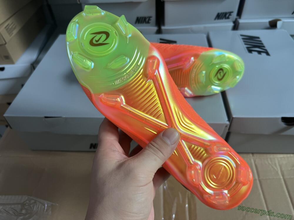 Nike Phantom Luna Elite FG High-Tops Football Boots - Orange/Black/Green