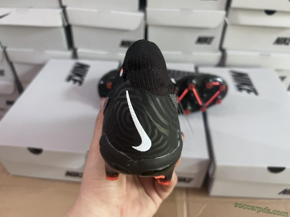 Nike Phantom GX Elite AG Low-Tops Football Boots - Black/Grey