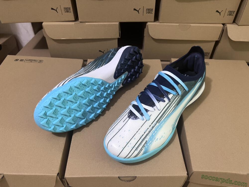 Puma Ultra Ultimate TF Low-Tops Football Shoes - White/Blue/Green