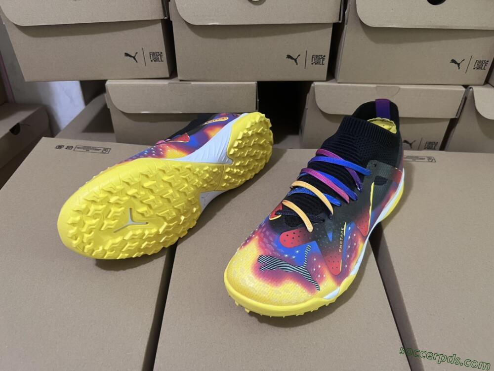 Puma Future Ultimate TF Low-Tops Football Shoes - Rainbow/Black