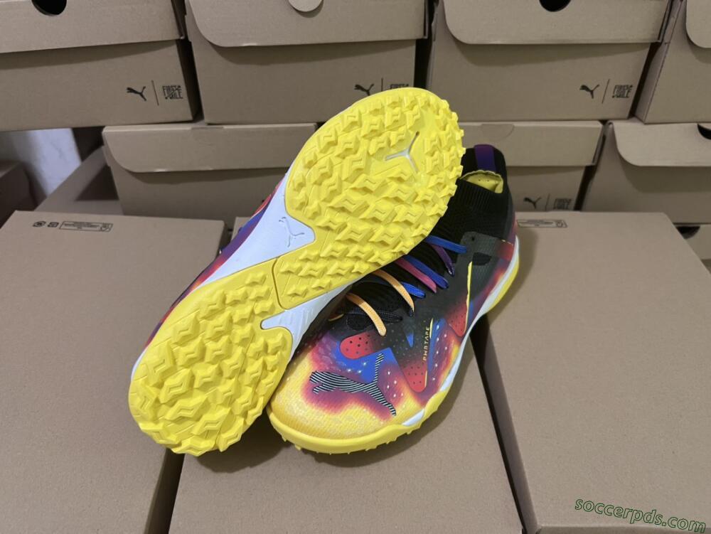 Puma Future Ultimate TF Low-Tops Football Shoes - Rainbow/Black