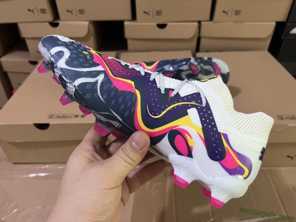 Puma Future Ultimate FG Low-Tops Football Boots - White/Rainbow