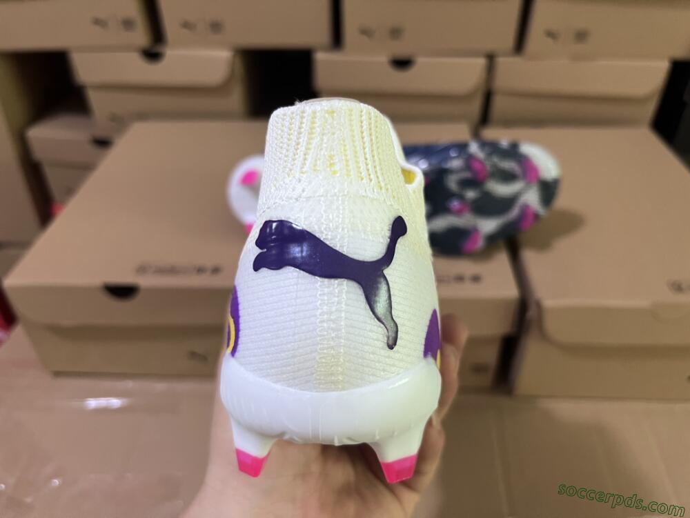 Puma Future Ultimate FG Low-Tops Football Boots - White/Rainbow