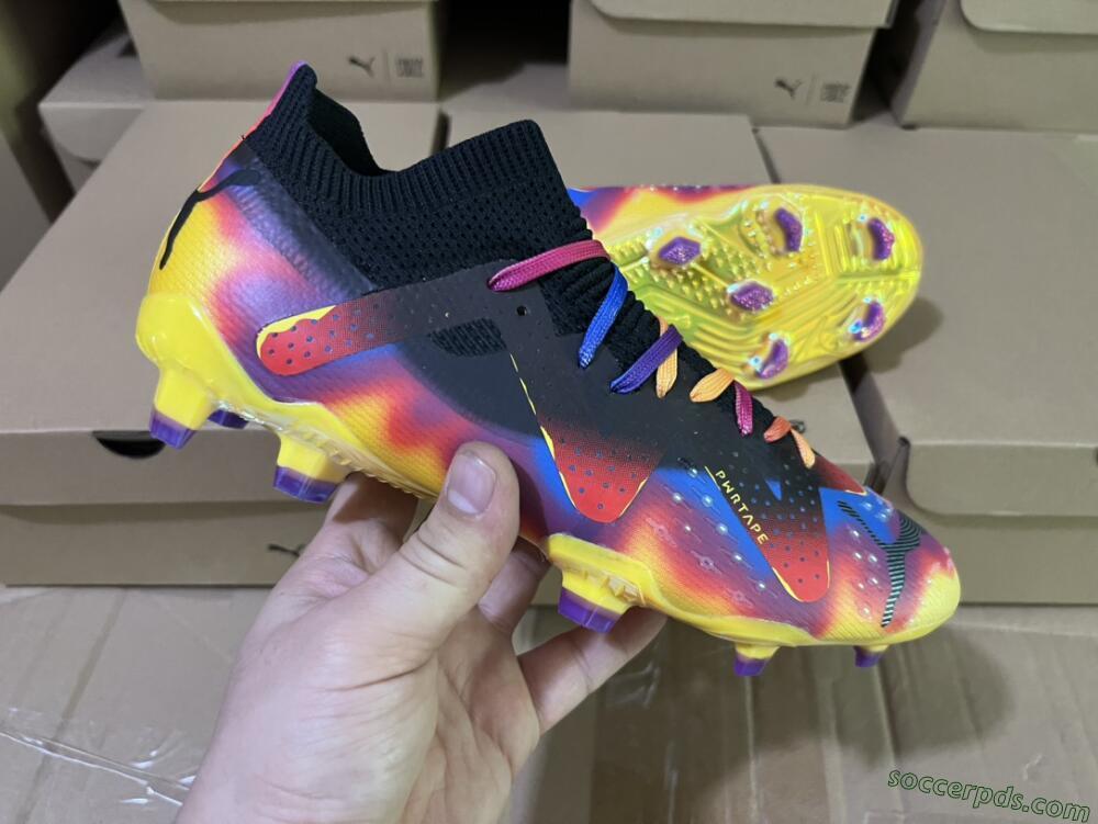 Puma Future Ultimate FG Low-Tops Football Boots - Black/Purple/Yellow