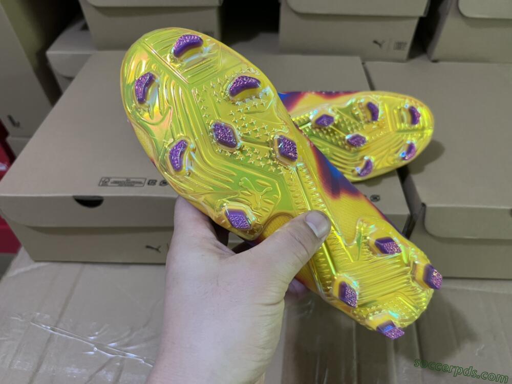 Puma Future Ultimate FG Low-Tops Football Boots - Black/Purple/Yellow