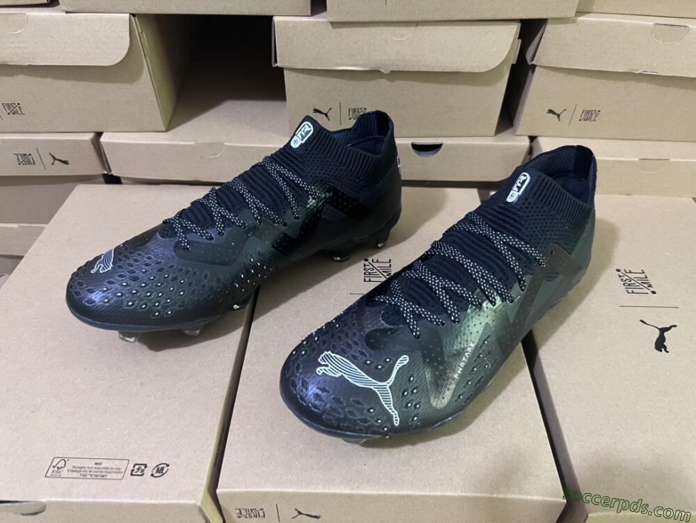 Puma Future Ultimate FG Low-Tops Football Boots - Black/White