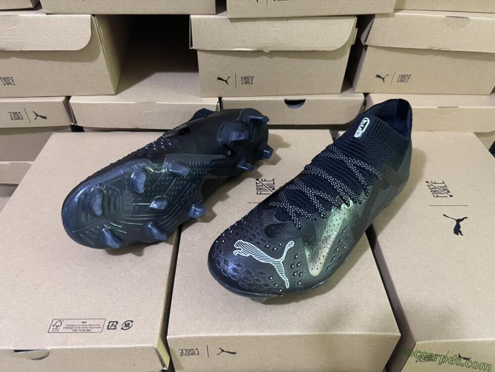 Puma Future Ultimate FG Low-Tops Football Boots - Black/White